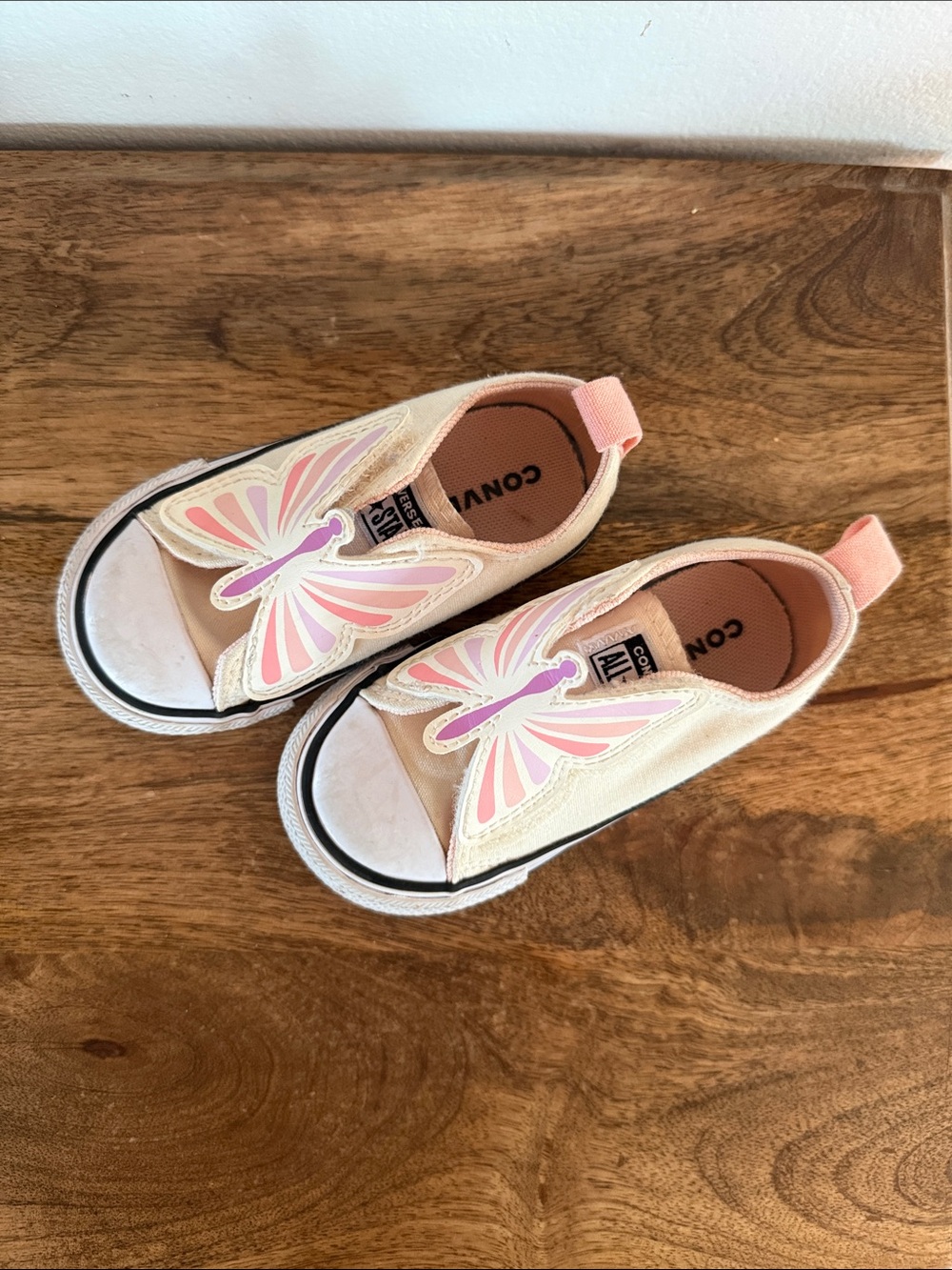 Butterfly converse size 5